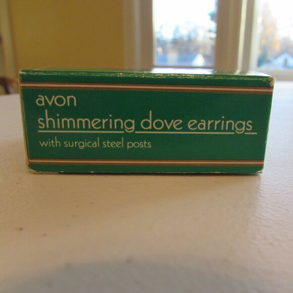 Avon 1988 Shimmering Dove Pierced Earrings NIB - Picture 3 of 10